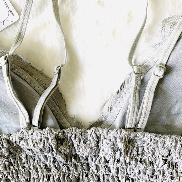 🆕 Light Gray Crochet Lace Bralette - Picture 5 of 5